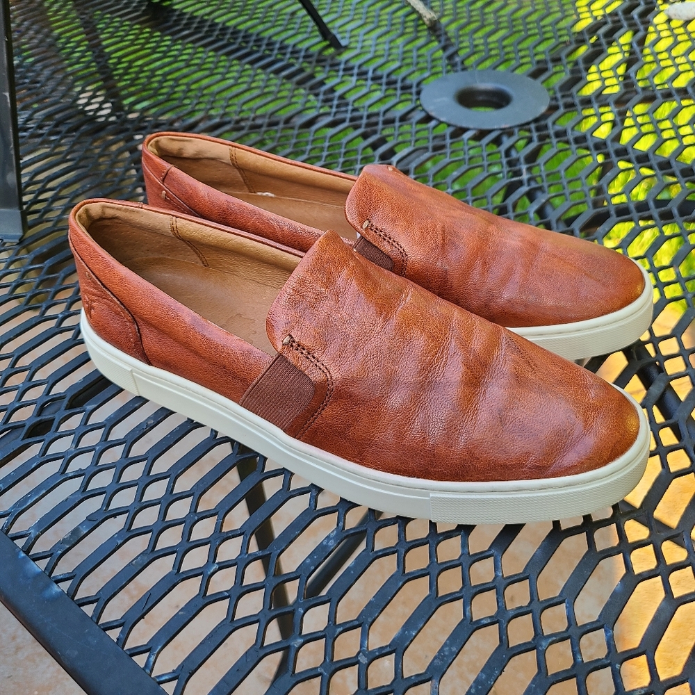 Frye Women 9.5 camal color slip-on shoes